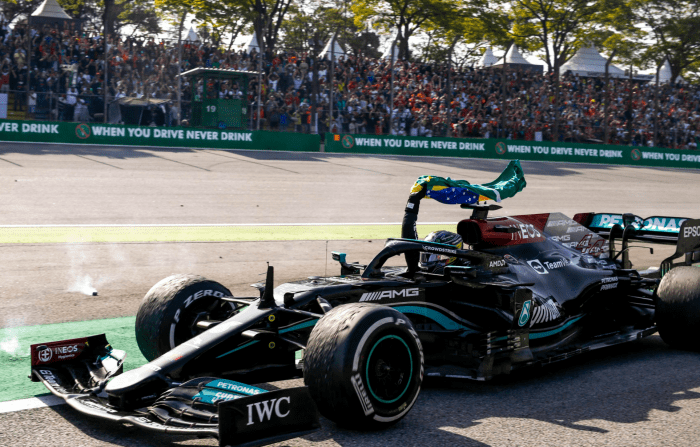 Lewis Hamilton celebrates winning the São Paulo Grand Prix.