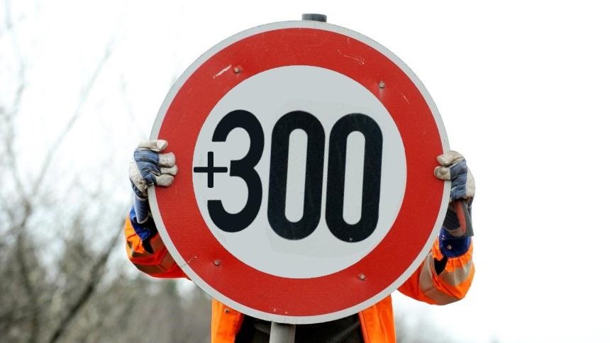 Limitation de vitesse 300 Kmh Panneau d'autoroute