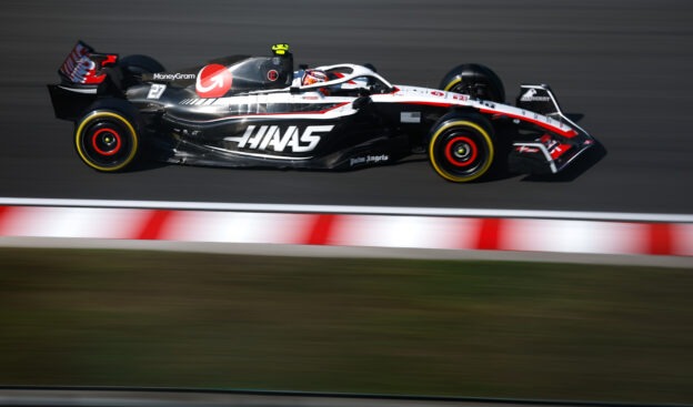 Hulkenberg's contract extension dilemma: Haas' stagnation or new opportunities?
