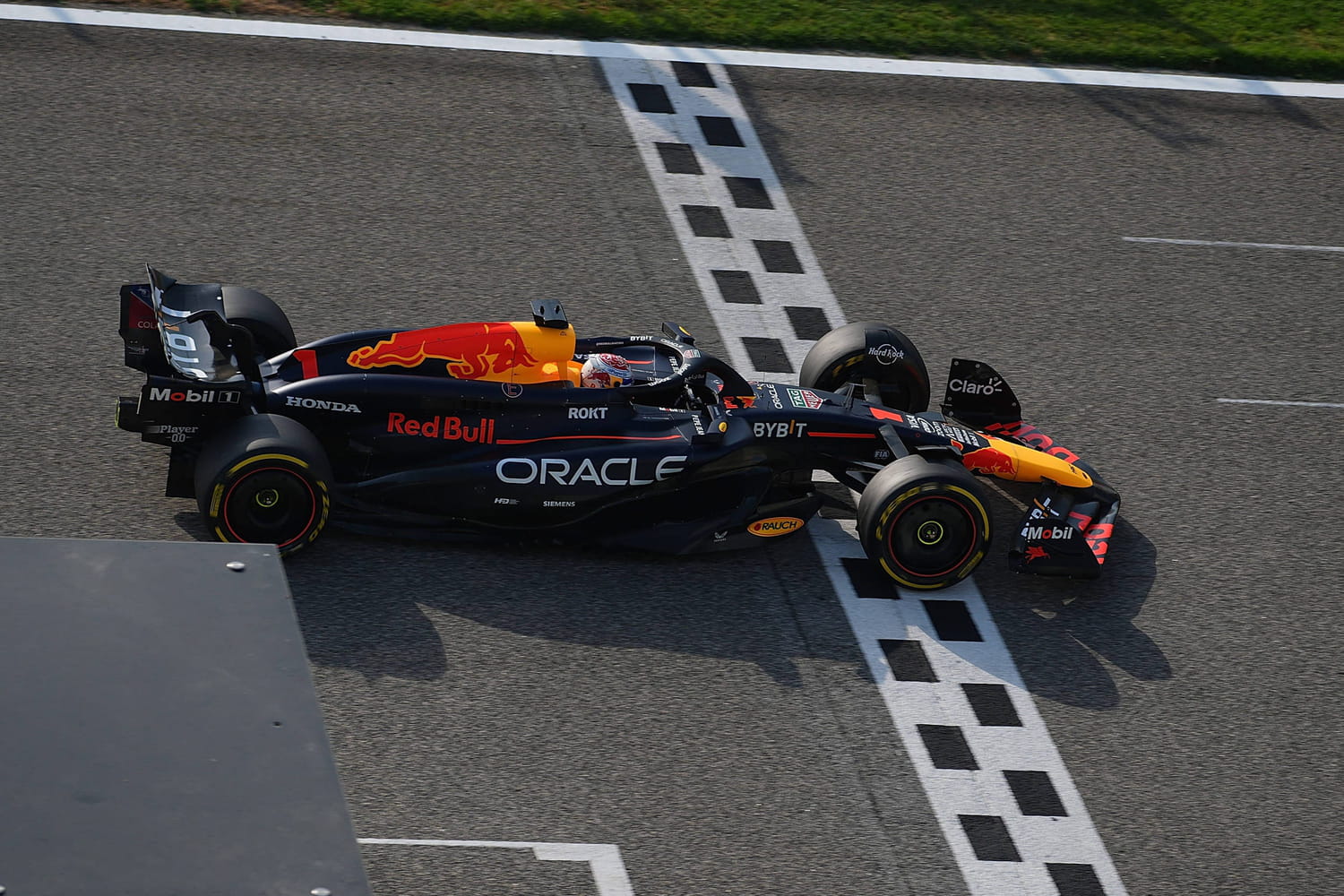 La saison de F1 débute à Bahreïn, la chasse à Verstappen est ouverte